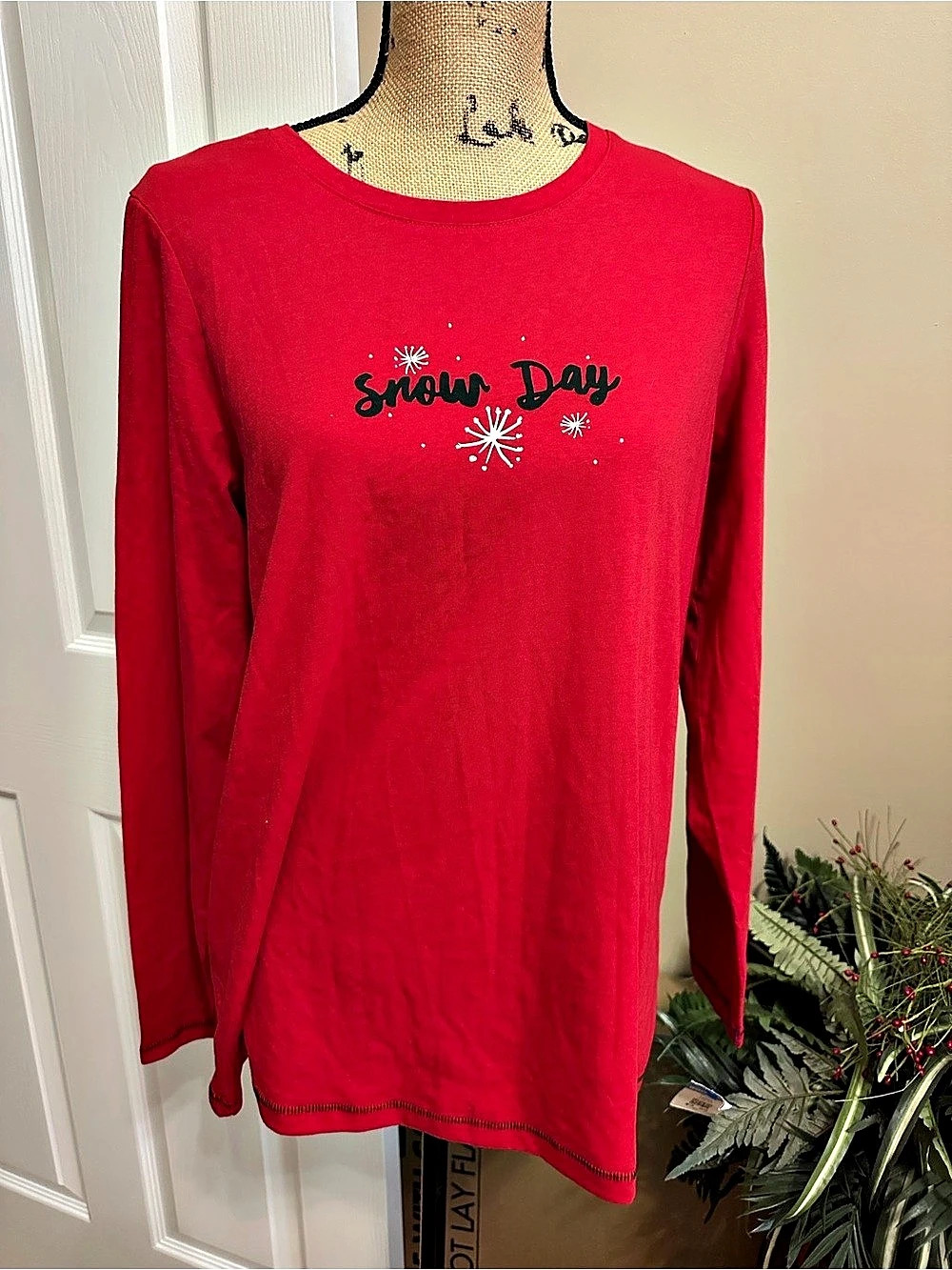 Hue Long Sleeve Sleep Shirt Snow Day Graphic Red Large